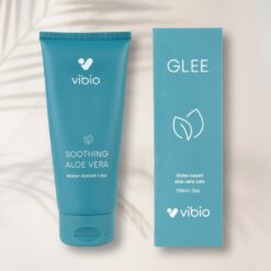 Vibio Glee Lubricant tillsammans med förpackningen – vattenbaserad aloe vera-glidmedel